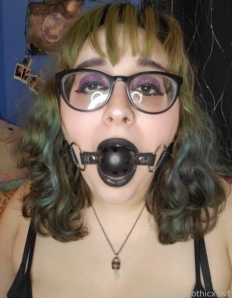 gothicxslvt model pretty archive