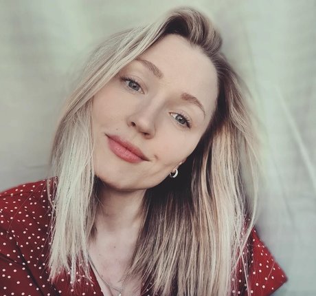 Elinasky pornographic star pics