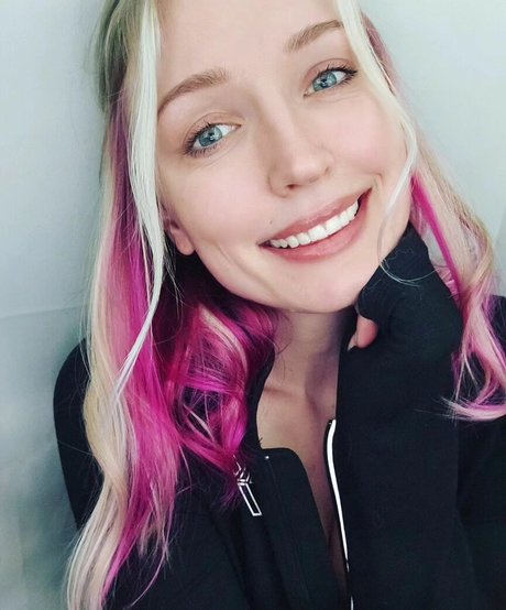 Elinasky perfect actress photo