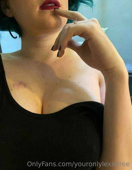 youronlylexie hd pornstar picture