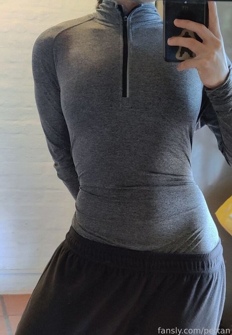 pettan beautiful actress pics