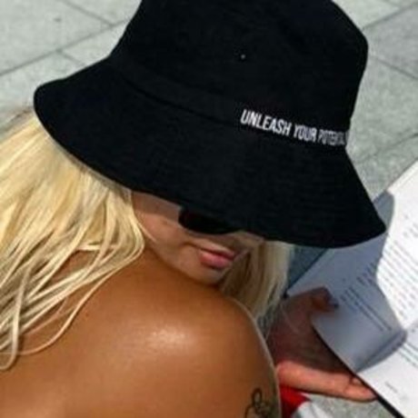 Lee Jaebeol erotic pornstar pictures