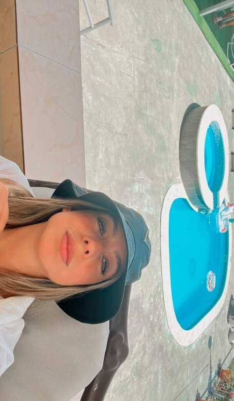 Solibeth Brito nude model photos