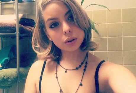 Solibeth Brito hd actress pics