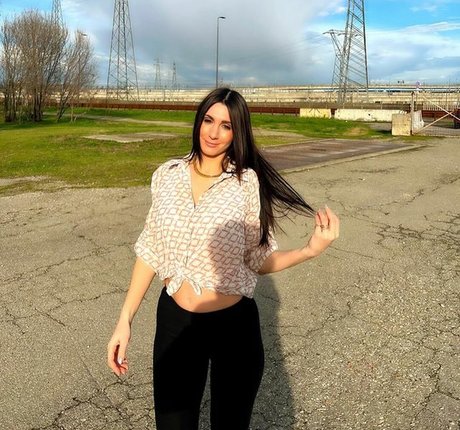 Vanessa Bruni nude actress galleries