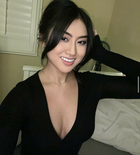 Tiarachakkaw nude pornstar pictures