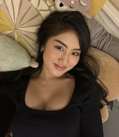 Tiarachakkaw free model photo