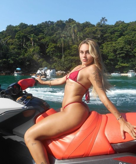 Lara Juc_ model best image