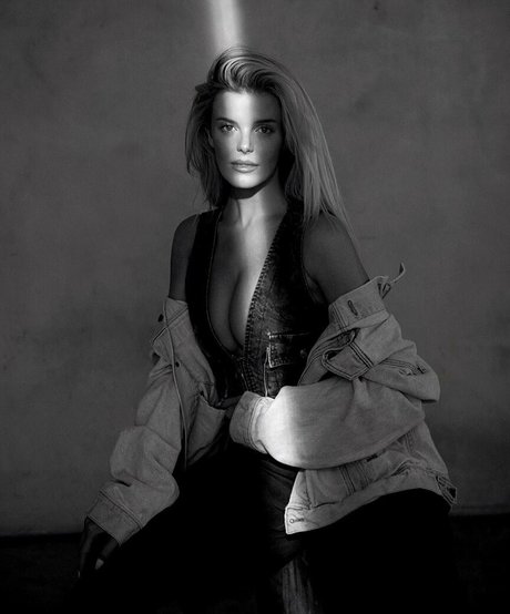 Mckenzie Hewson model best pics