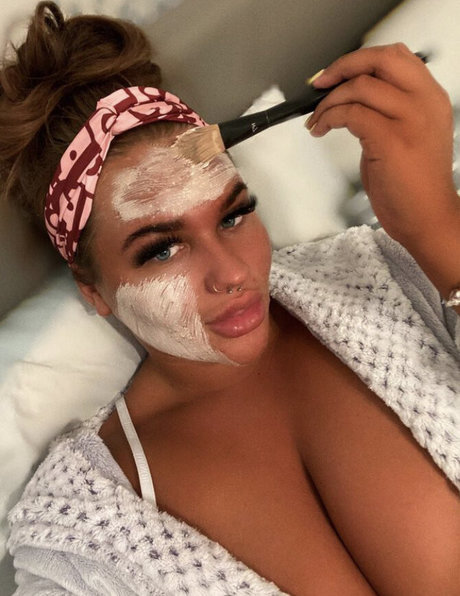 Nicole Barker model xxx picture