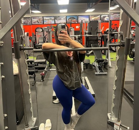 petite brunette onlyfans hd pics