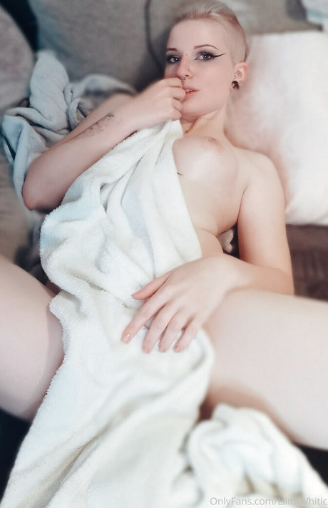 Miss Snow pornstar high quality pics