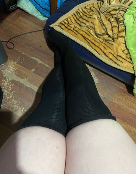 Frozen Cherry model erotic picture