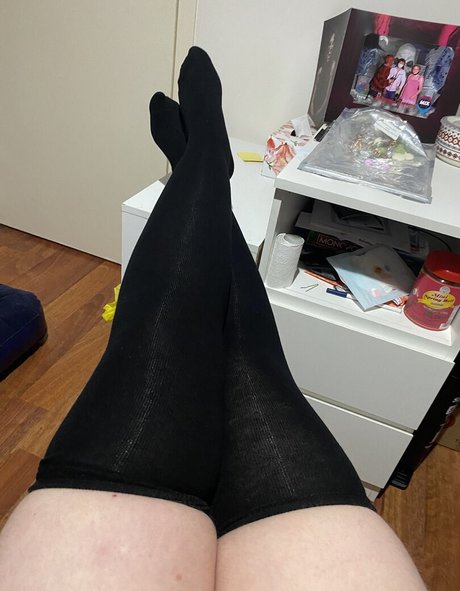 Frozen Cherry star nude archive