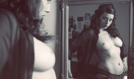 Necianavine model pretty archive