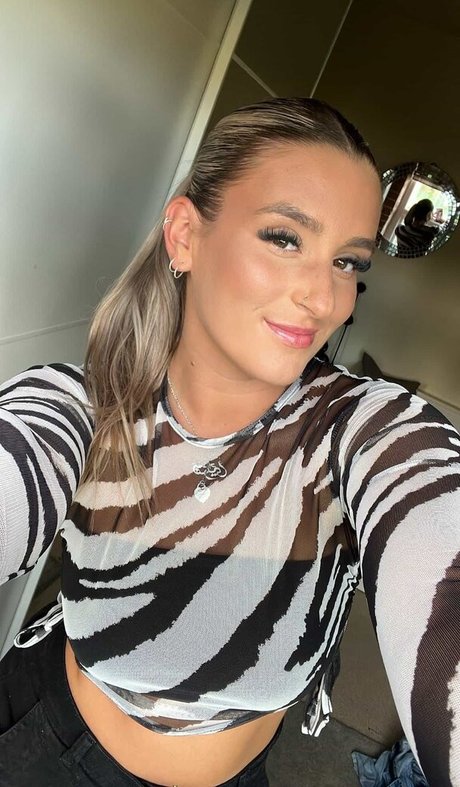 Hol Grace nudes star pic