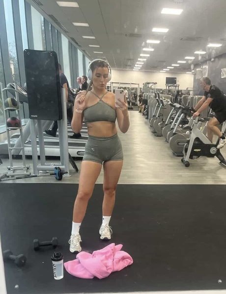 shemale onlyfans naked pics