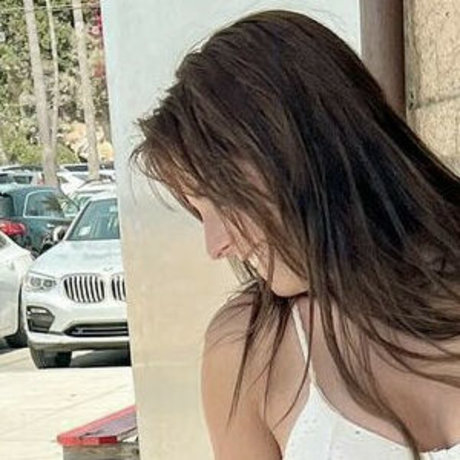 Belle Warren beautiful actress galleries