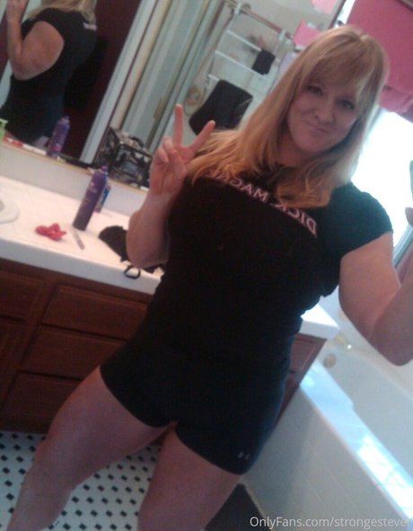 Becca Swanson model erotic pictures