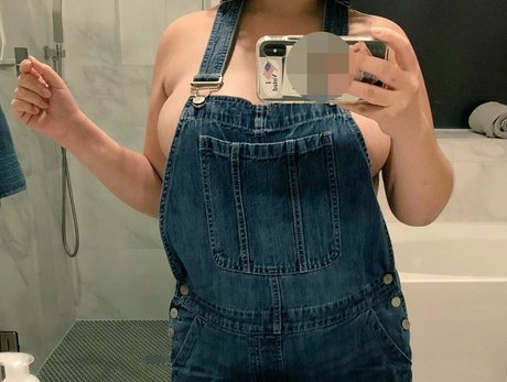 Salacious Peachy pornstar beautiful img