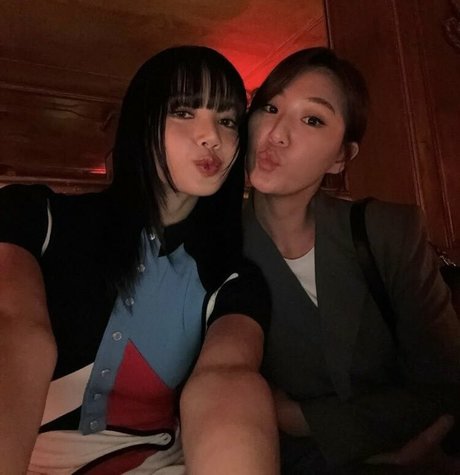 Lisa Blackpink pornographic model gallery