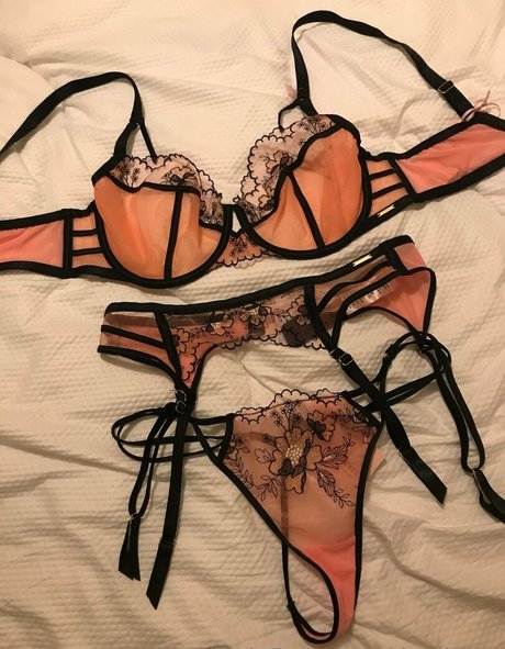 deelights pornstar nudes picture