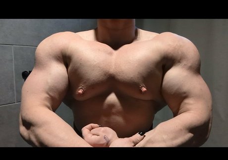 musclegeisha nice model photos