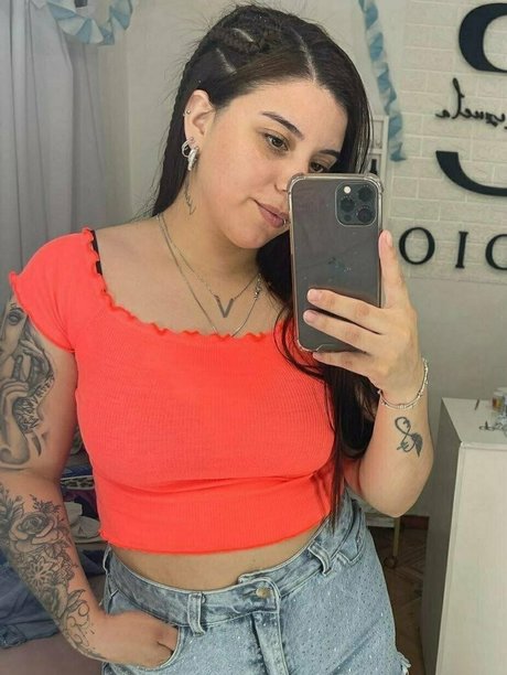 aldanae nude model image