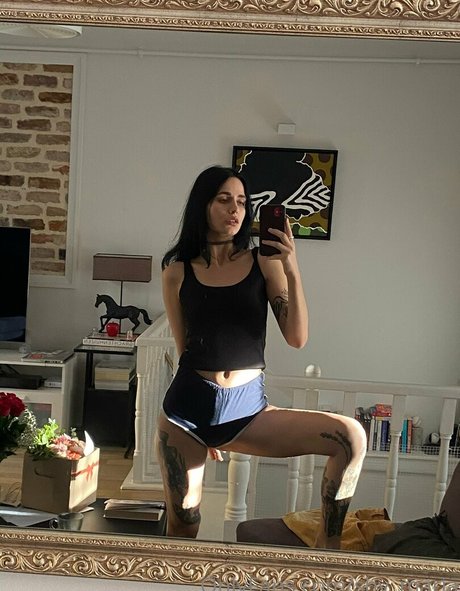 musemaria model art picture