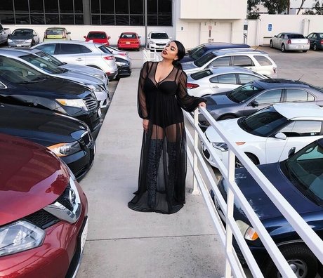 hairy legs onlyfans nude image