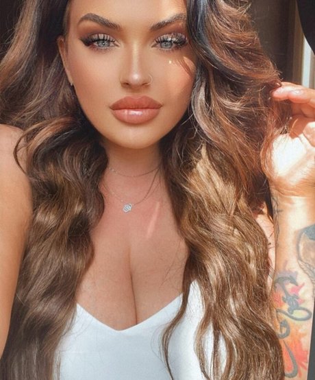 Aimee Nowell hd model images