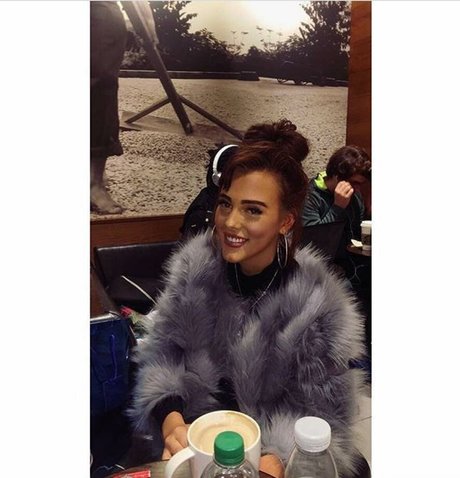 female influencer onlyfans hot porn image