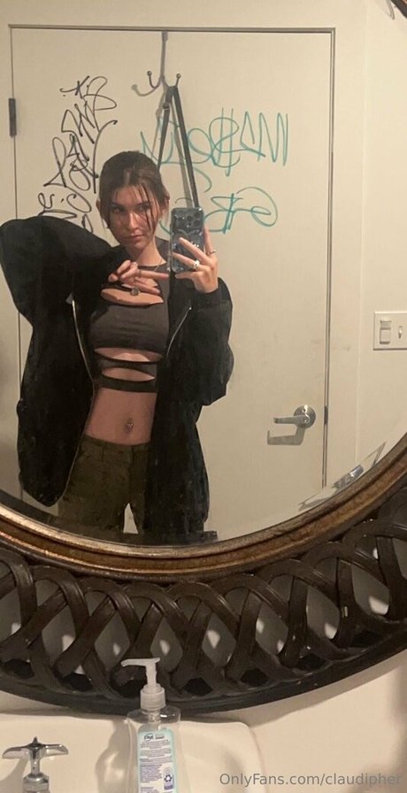 claudipher erotic actress picture