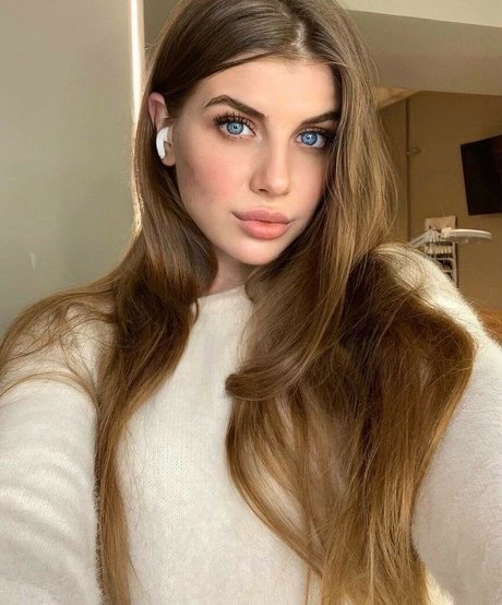 alicerabdit art actress photo