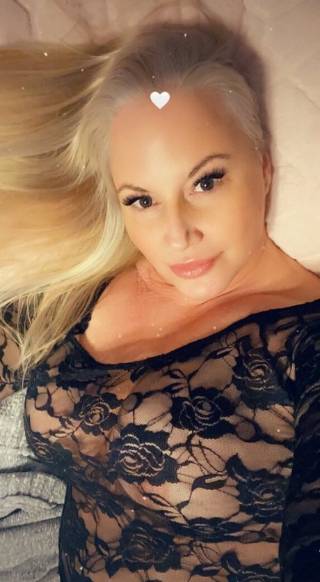 skinny blonde milf onlyfans exclusive image