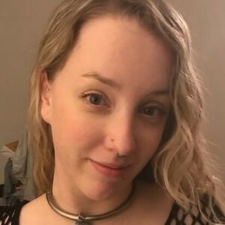 HotwifeAly model pretty pics