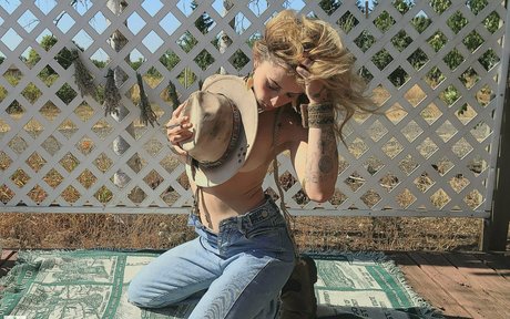 lilsweetpeamarie pretty model gallery