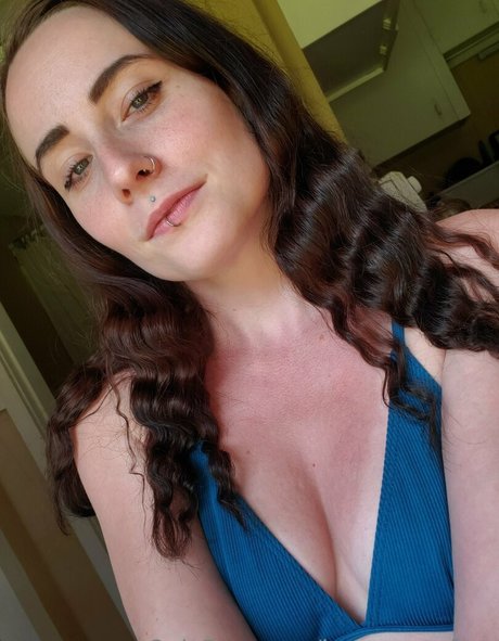 lynn myra free model nude photos