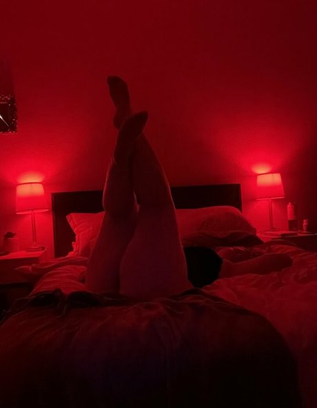 cinnamon siren perfect actress pic