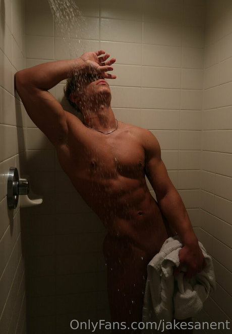 jakesanent nude actress img