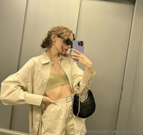 youngy lizzy star top image