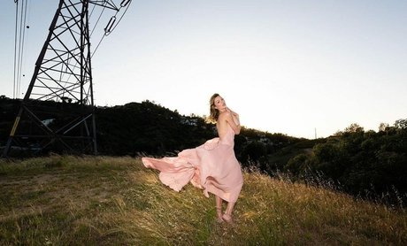 Lili Simmons art star photos