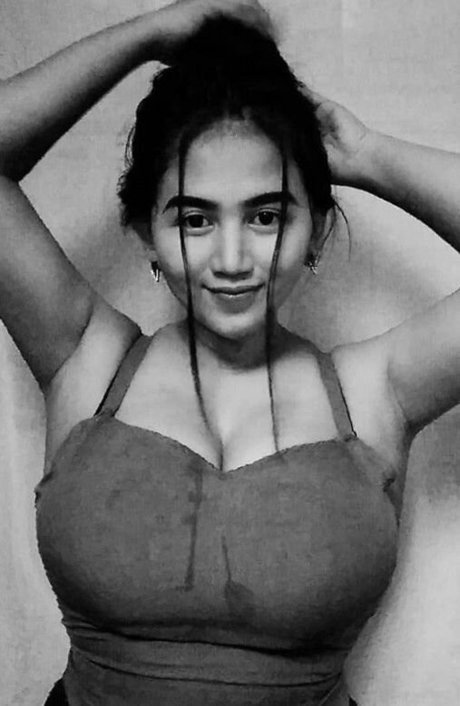 Alfi Ratu Melon sexy actress gallery