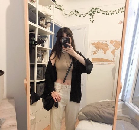 pathreacts star hot pictures