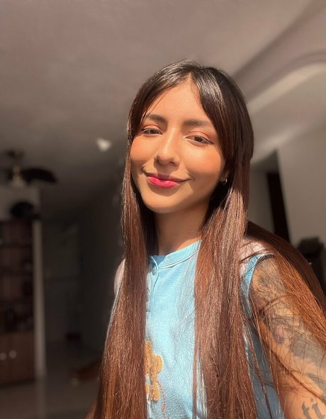 sofiakiut model exclusive pic