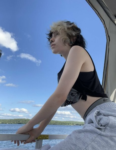 Quarlx beautiful actress picture