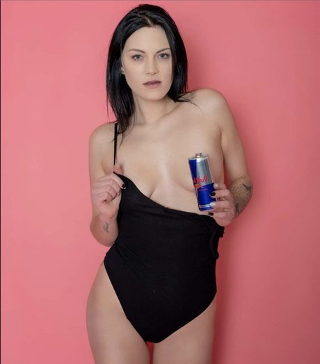 Taa mara erotic model picture