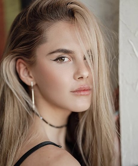 Daniela Yang star high quality img