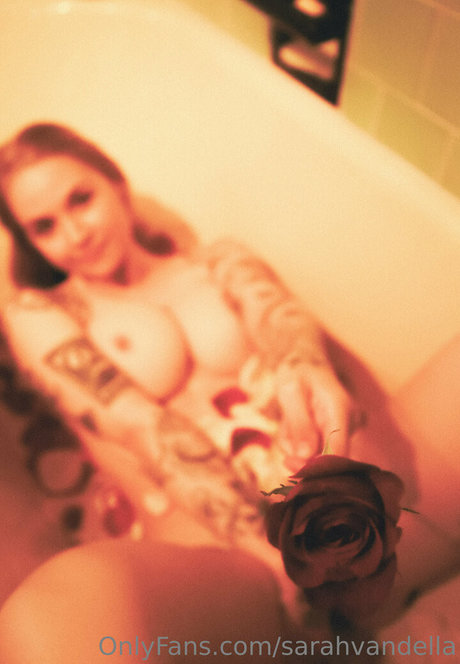 Sarahvandella erotic pornstar img