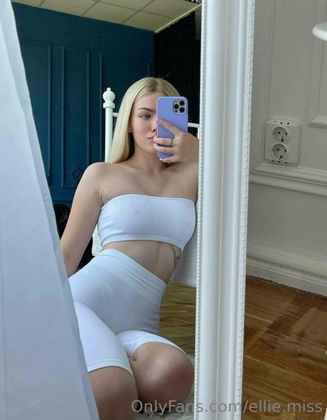 ellie miss star top images